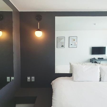 Pampas Hotel Jeju Buitenkant foto