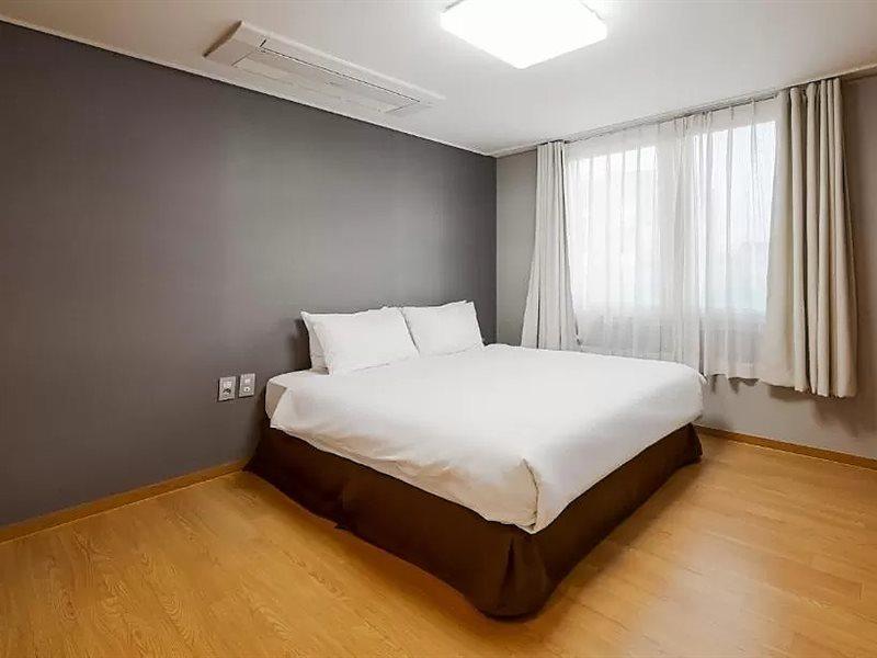 Pampas Hotel Jeju Buitenkant foto