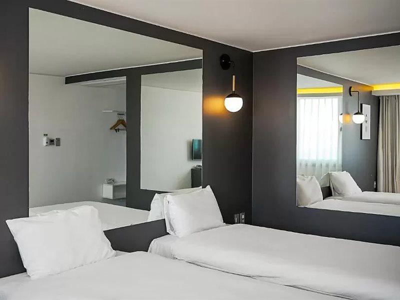 Pampas Hotel Jeju Buitenkant foto