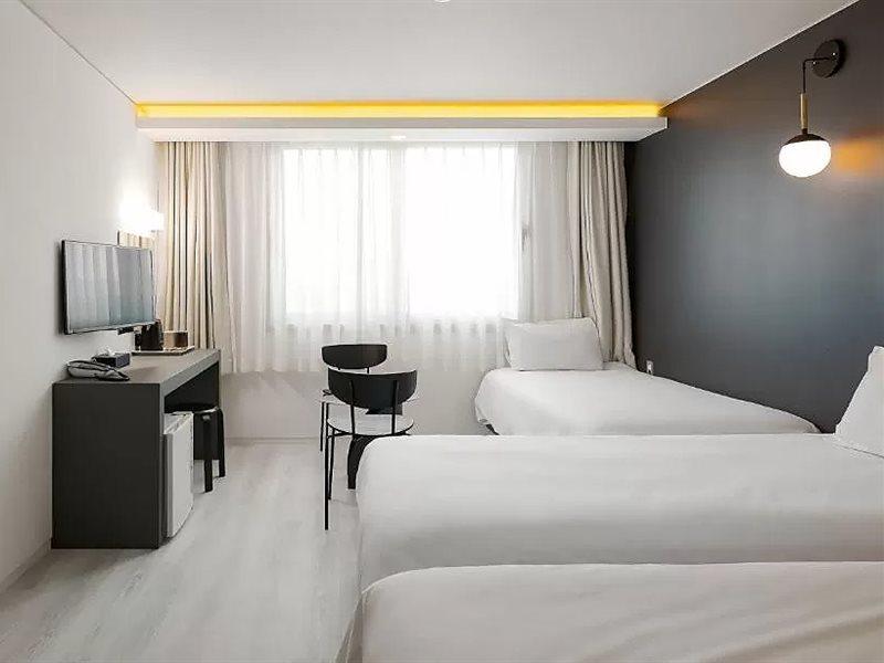 Pampas Hotel Jeju Buitenkant foto