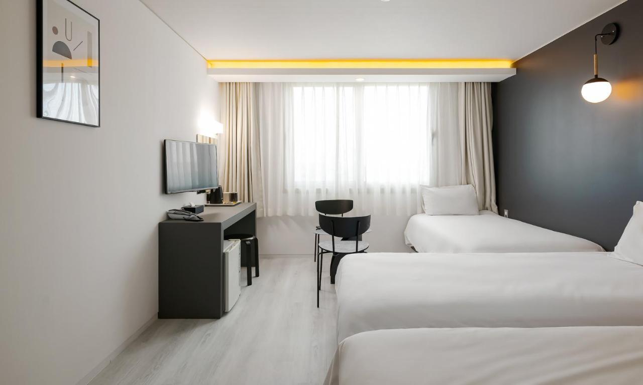 Pampas Hotel Jeju Buitenkant foto
