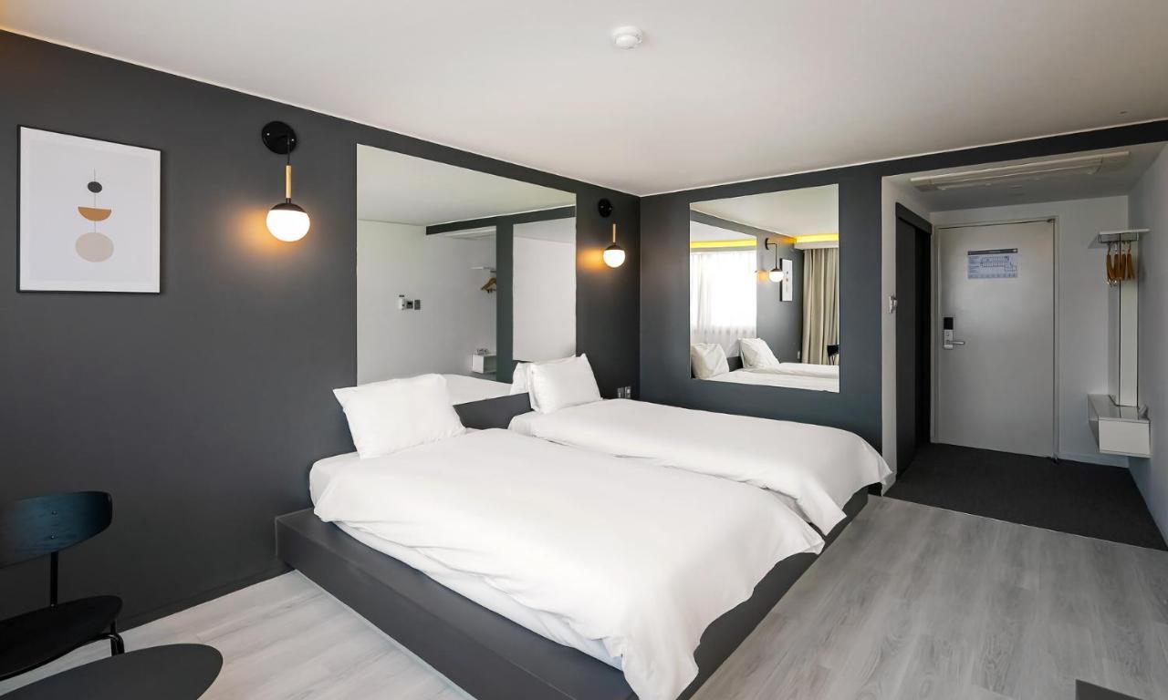 Pampas Hotel Jeju Buitenkant foto
