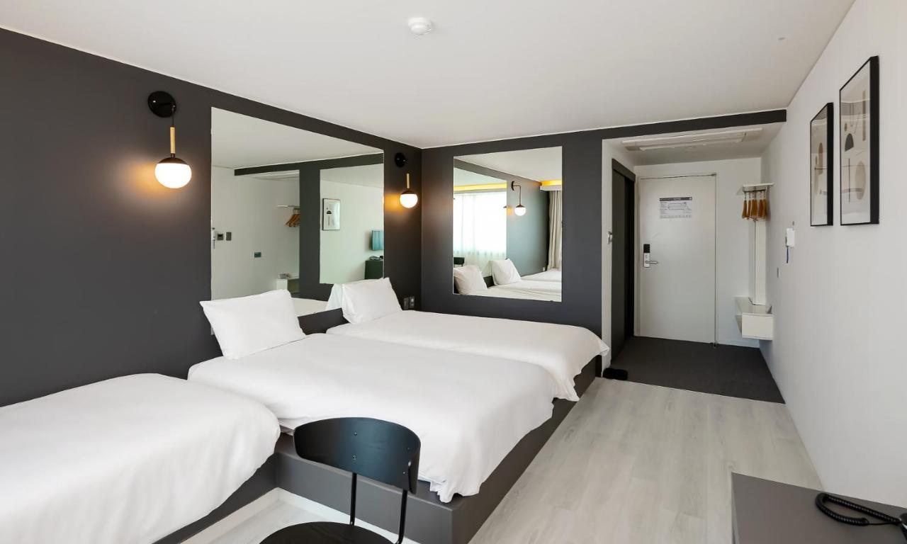 Pampas Hotel Jeju Buitenkant foto