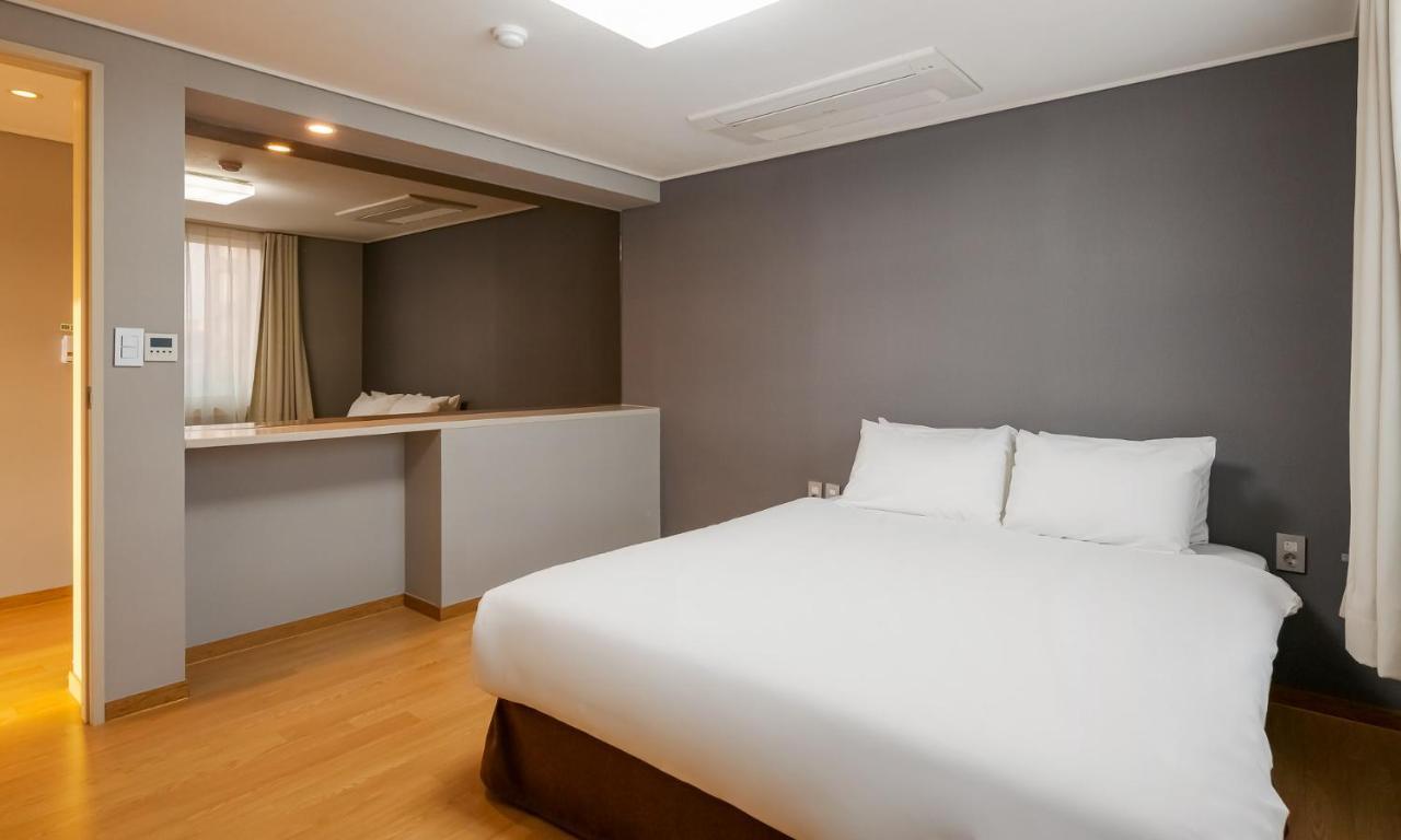 Pampas Hotel Jeju Buitenkant foto