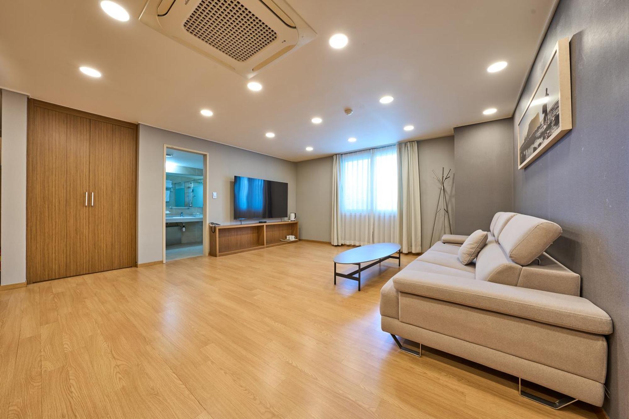 Pampas Hotel Jeju Buitenkant foto